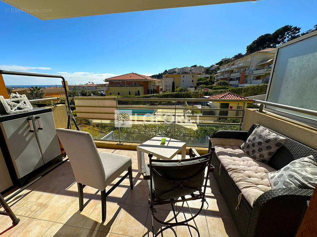 Appartement à SAINT-LAURENT-DU-VAR