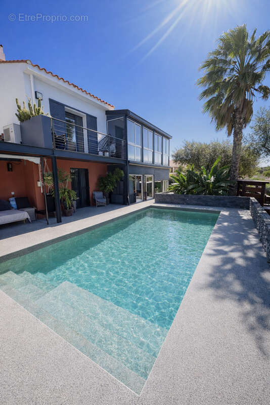 Maison à VILLENEUVE-DE-LA-RAHO