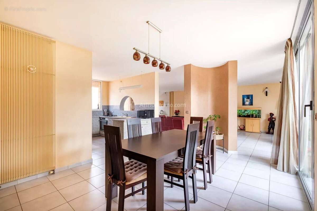 Maison à VILLEURBANNE