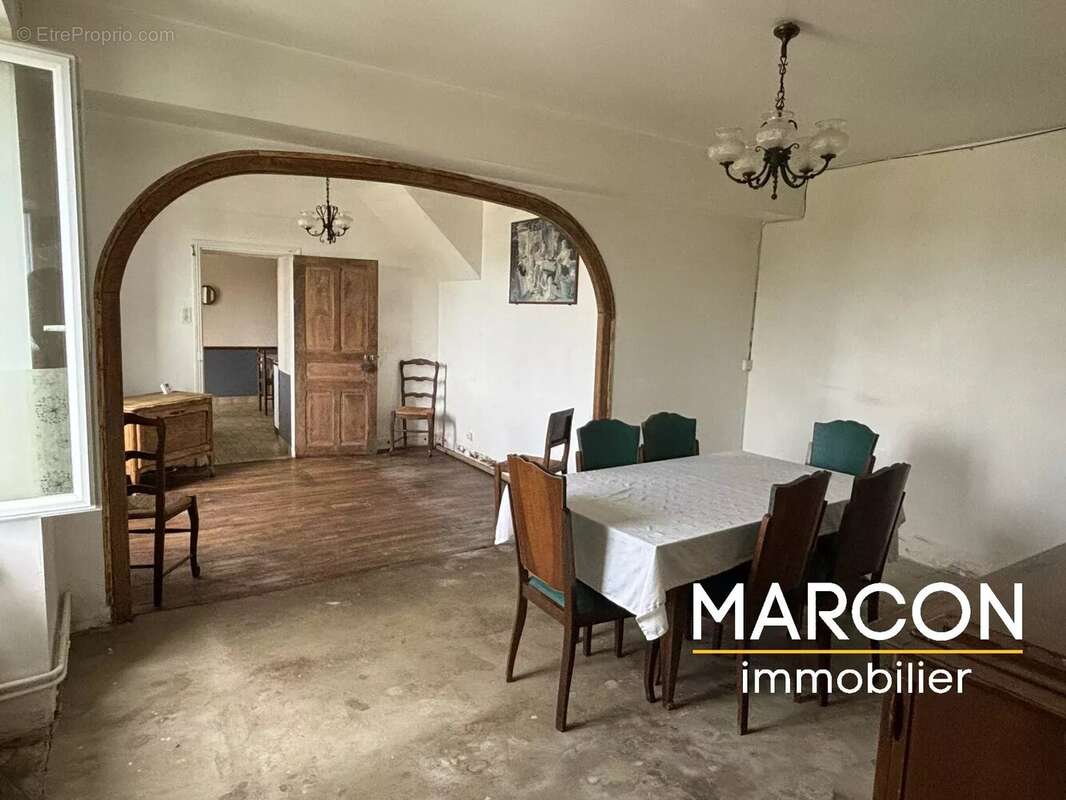 Maison à LE GRAND-BOURG