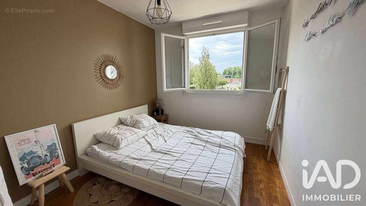 Appartement 82 m² à Fougeres  - photo 6