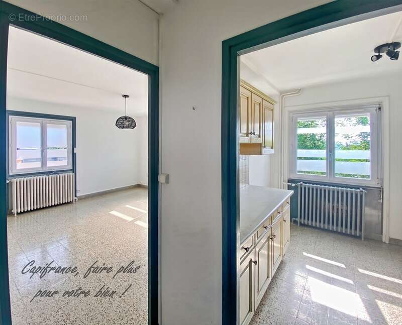 Maison à LA CLAYETTE