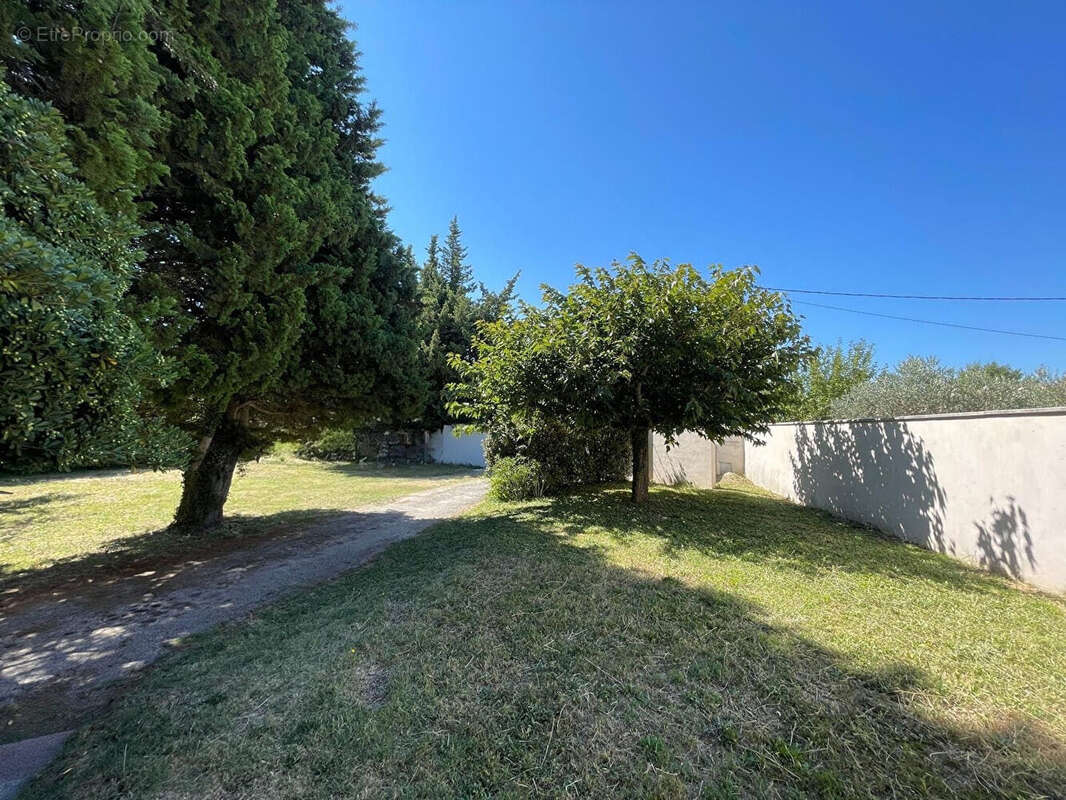 Autre à L&#039;ISLE-SUR-LA-SORGUE