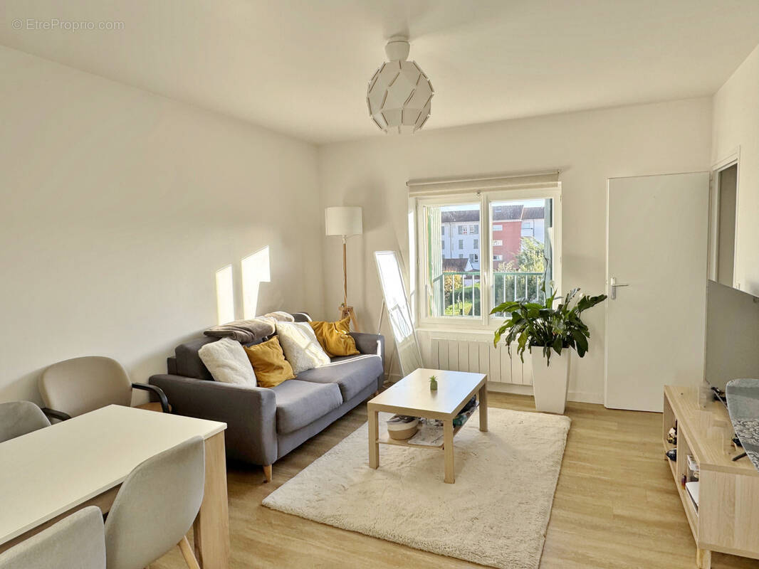 Appartement à CRAPONNE