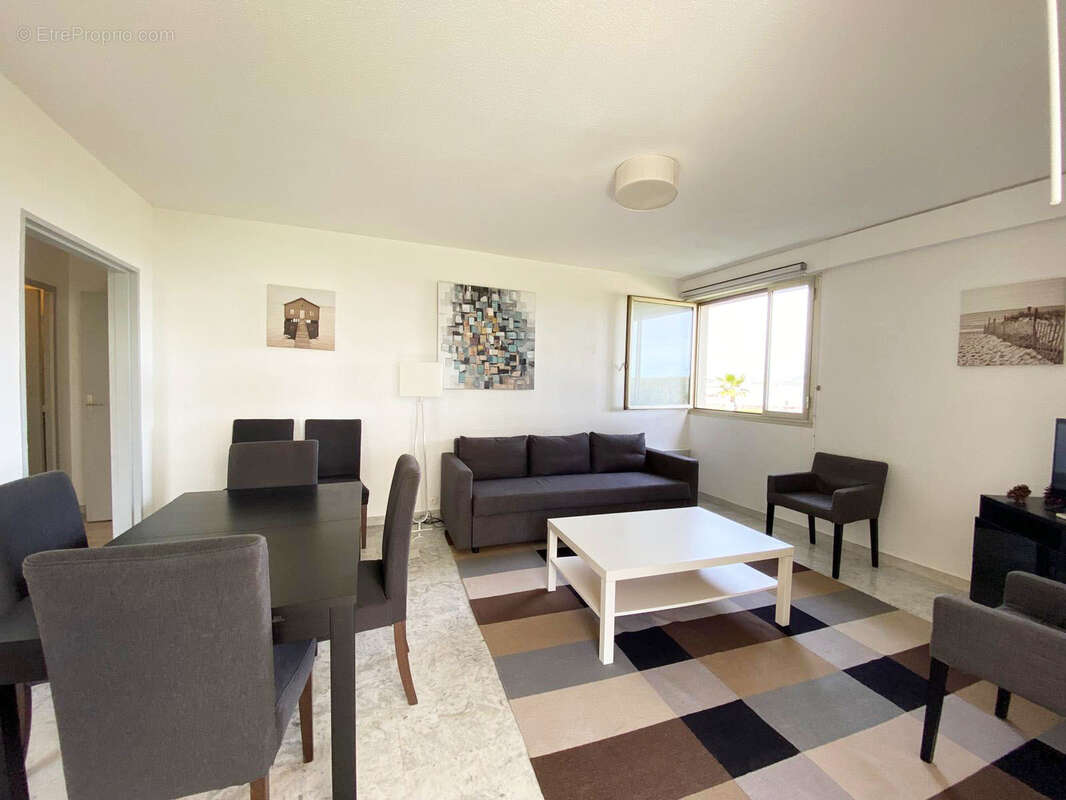 Appartement à MANDELIEU-LA-NAPOULE