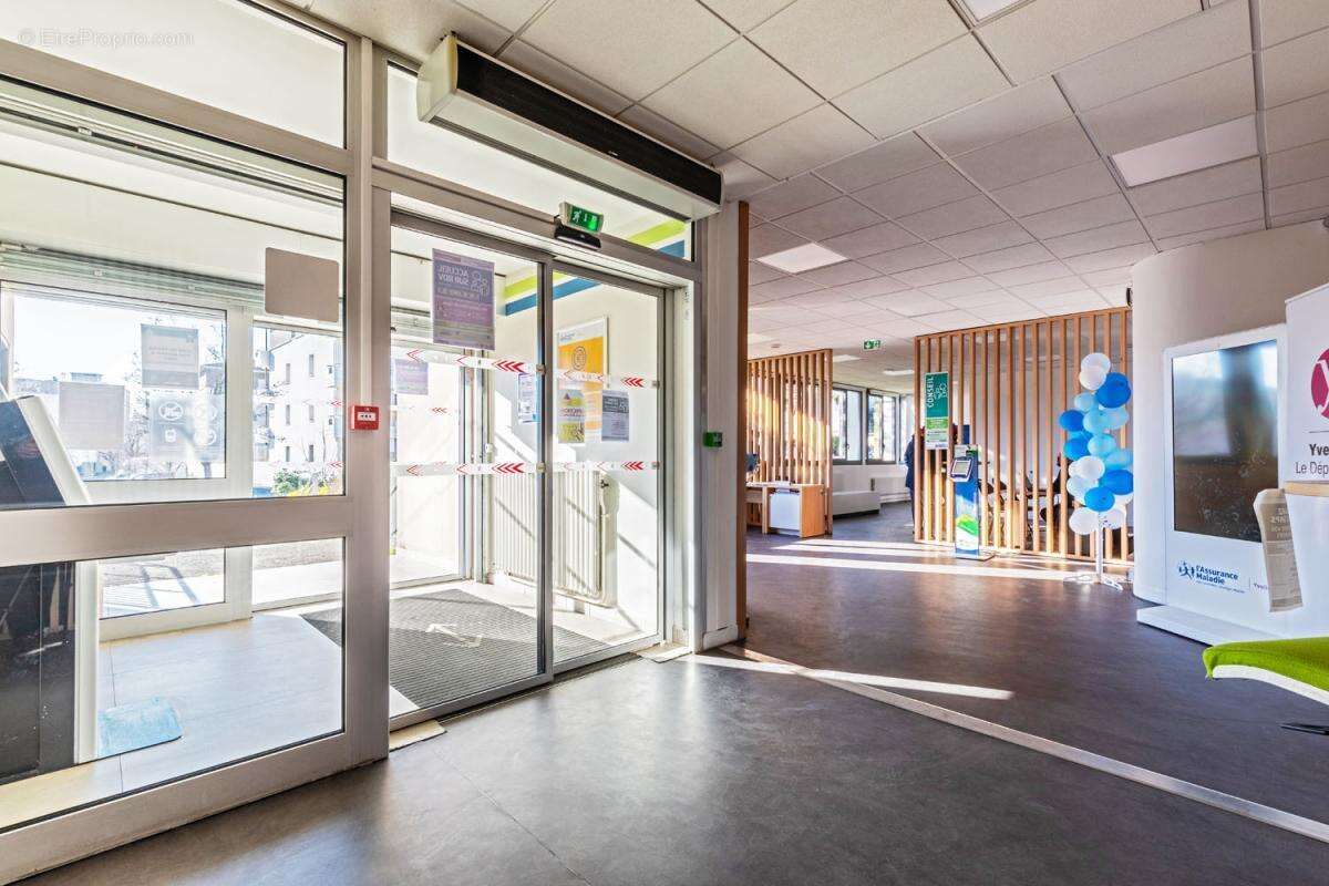 Appartement à CHANTELOUP-LES-VIGNES