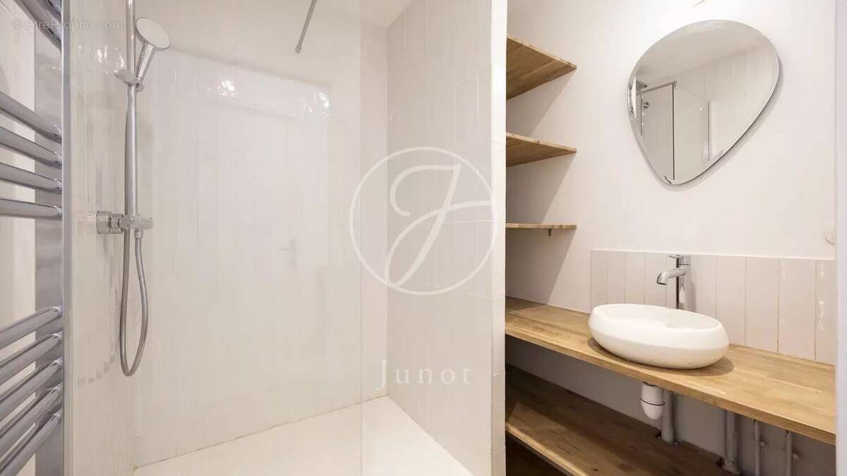 Appartement à PARIS-3E