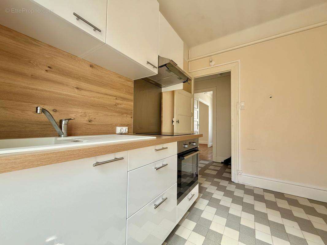Appartement T3 avec cave et grenier, propre, stationnement aisé - photo 14