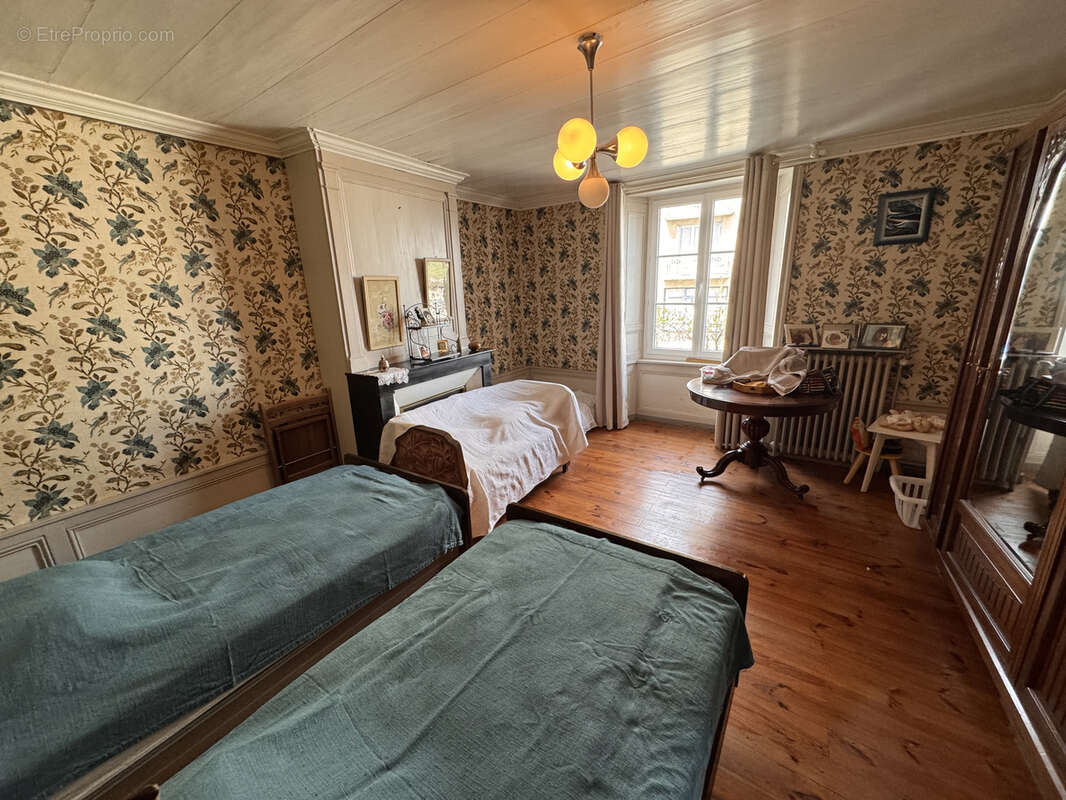 Maison à SAINT-FLOUR