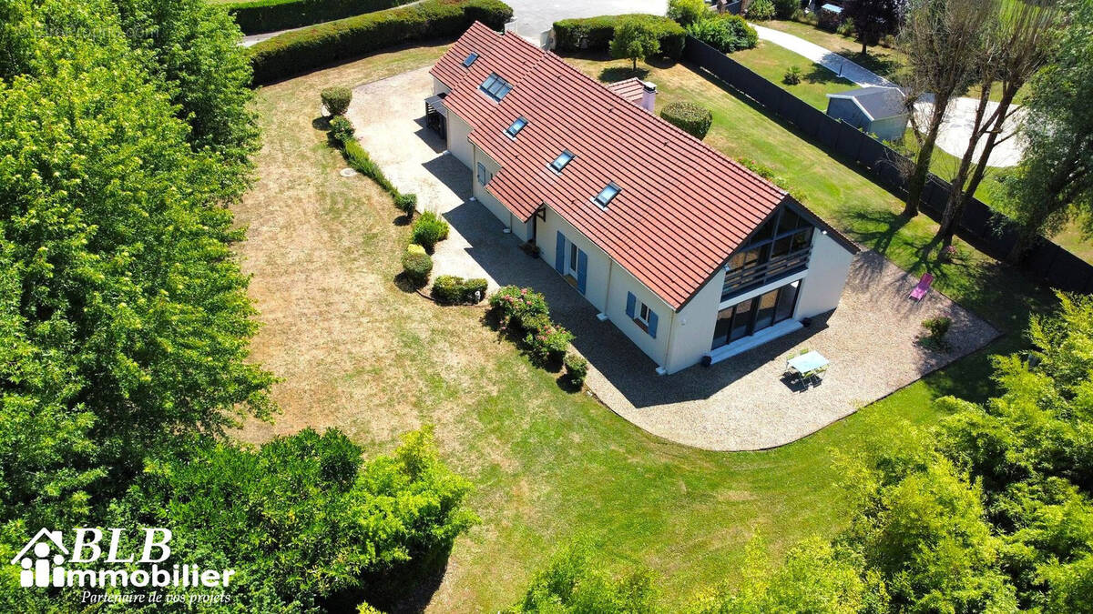 Maison à LES ESSARTS-LE-ROI