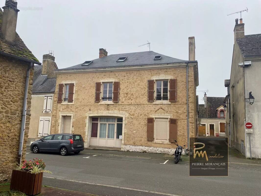 Appartement à MONTFORT-LE-GESNOIS