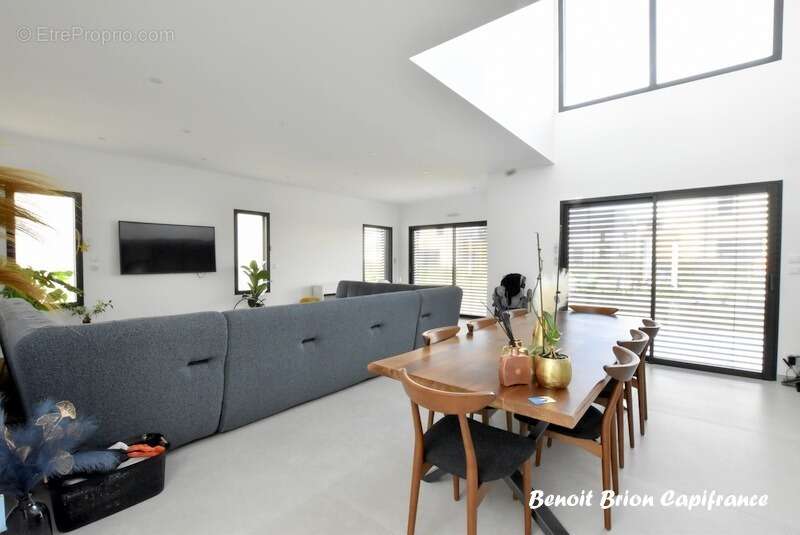 Maison à LA CHAPELLE-DES-FOUGERETZ