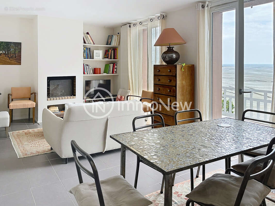 Propriété d'exception    Vue mer panoramique - CHAMPEAUX 50530 - photo 6
