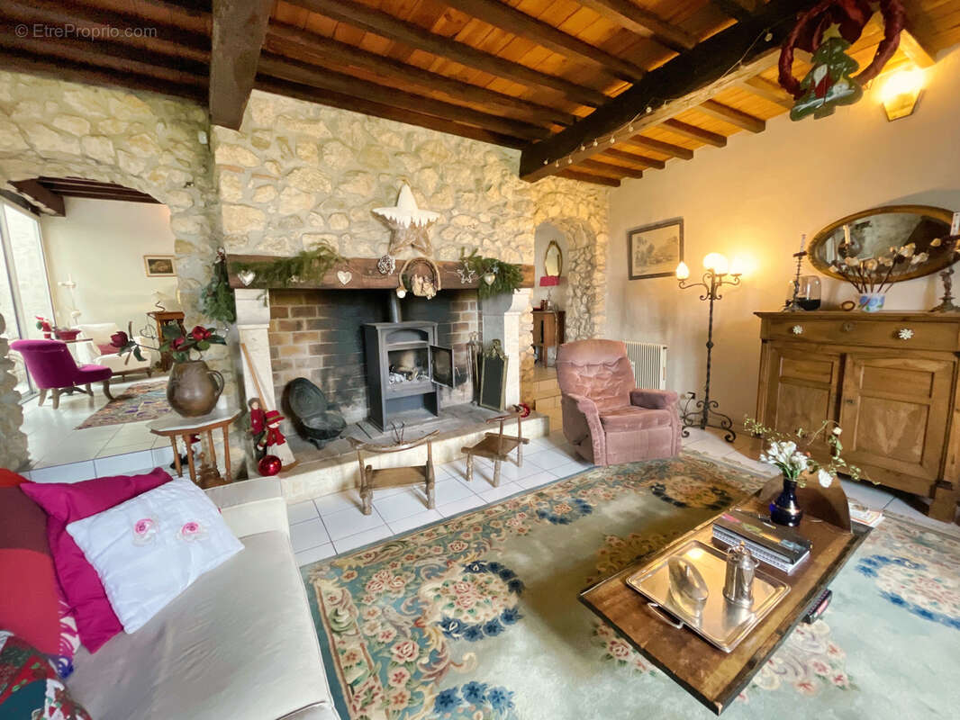 Grande maison de maître du 18ème avec dépendances - photo 3