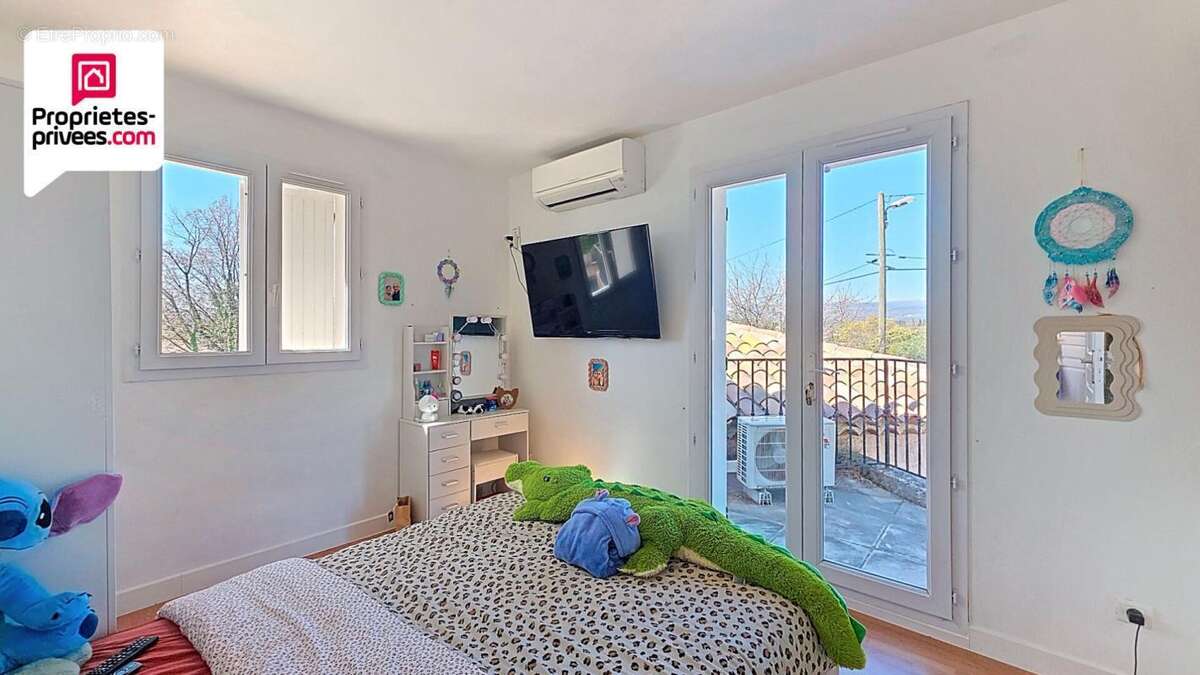 Maison à SAINT-CEZAIRE-SUR-SIAGNE