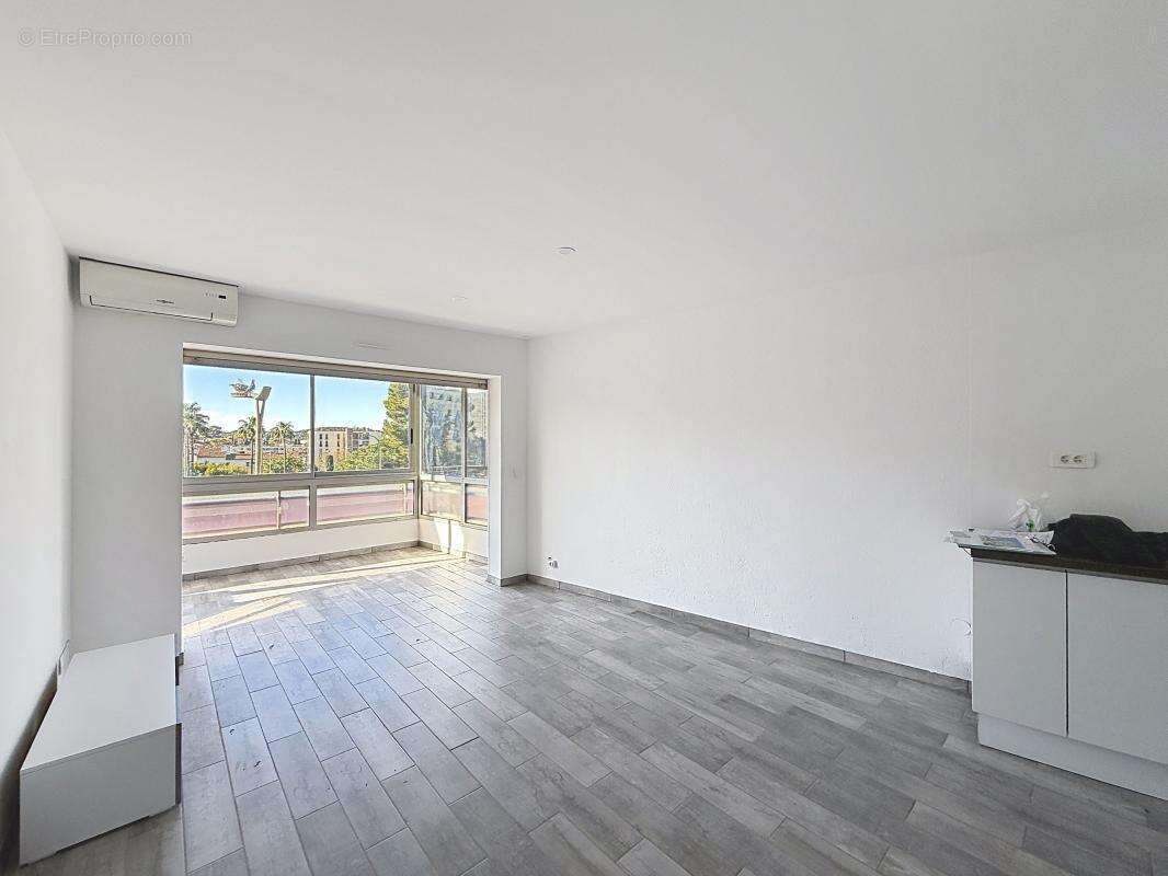 Appartement à LE CANNET