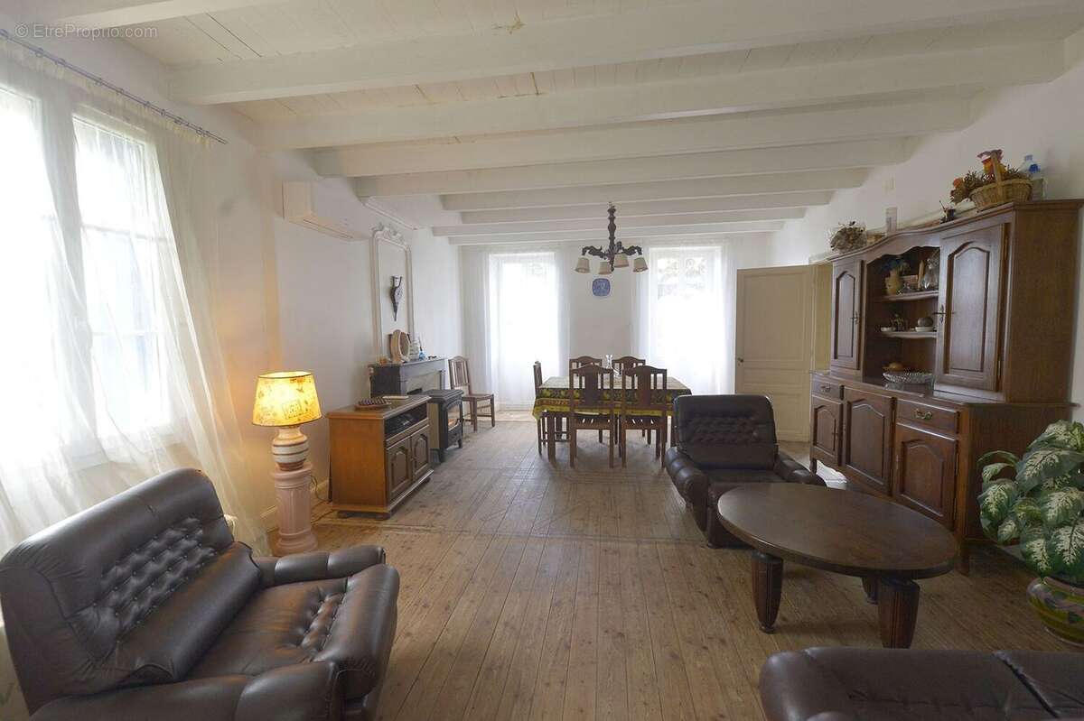Maison à COZES
