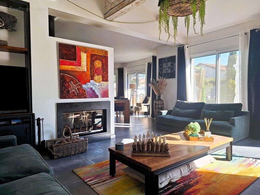 Maison 190 m² à Sainte-Foy-Les-Lyon  - photo 5
