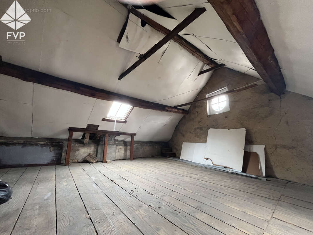 Maison de ville pleine de potentiel à Bolbec Quartier de la Piscine - photo 7