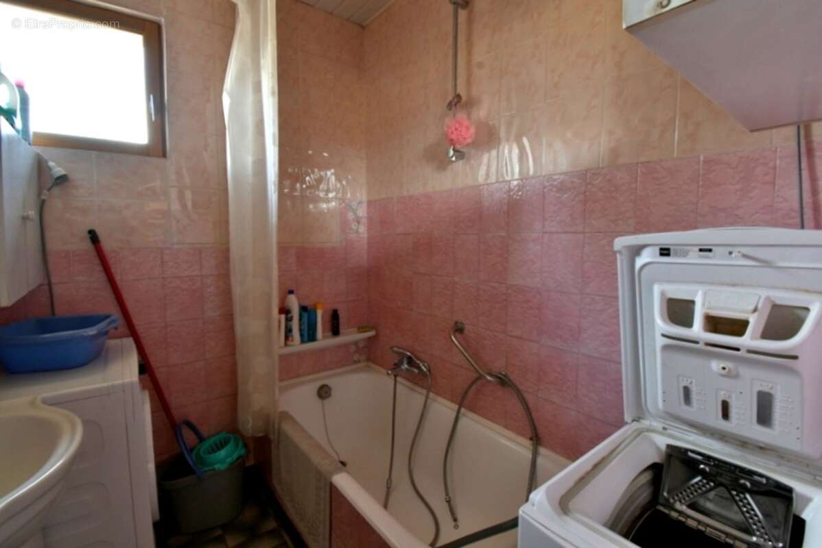 Appartement à vendre 4 pièces AMANCY (74) à rénover - photo 9