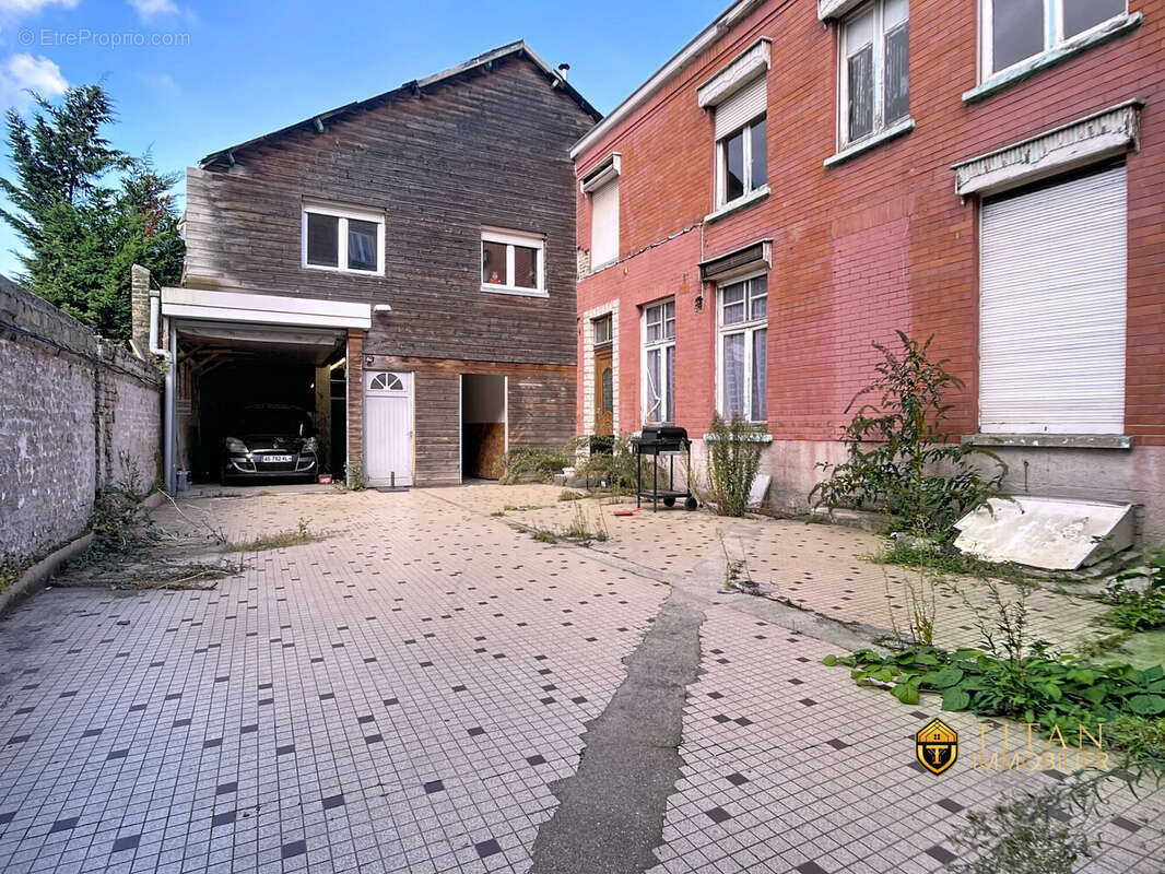 Atelier de 40 m² à Coudekerque-Branche Titan immobilier - Appartement à COUDEKERQUE-BRANCHE