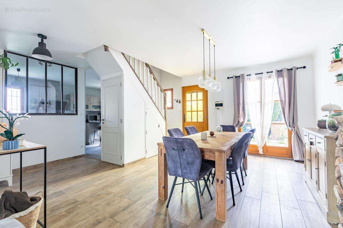 Maison à NEUILLY-SOUS-CLERMONT