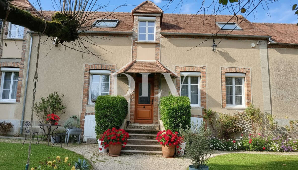 Maison à MONTEREAU-FAULT-YONNE