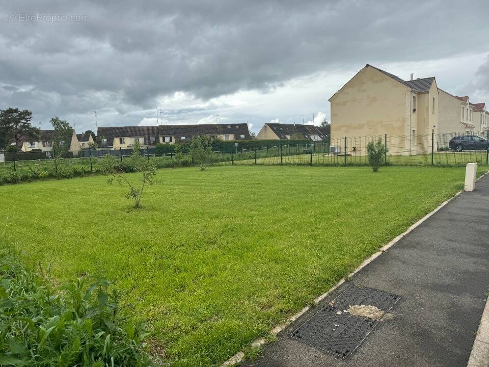 Terrain à NANTEUIL-LES-MEAUX