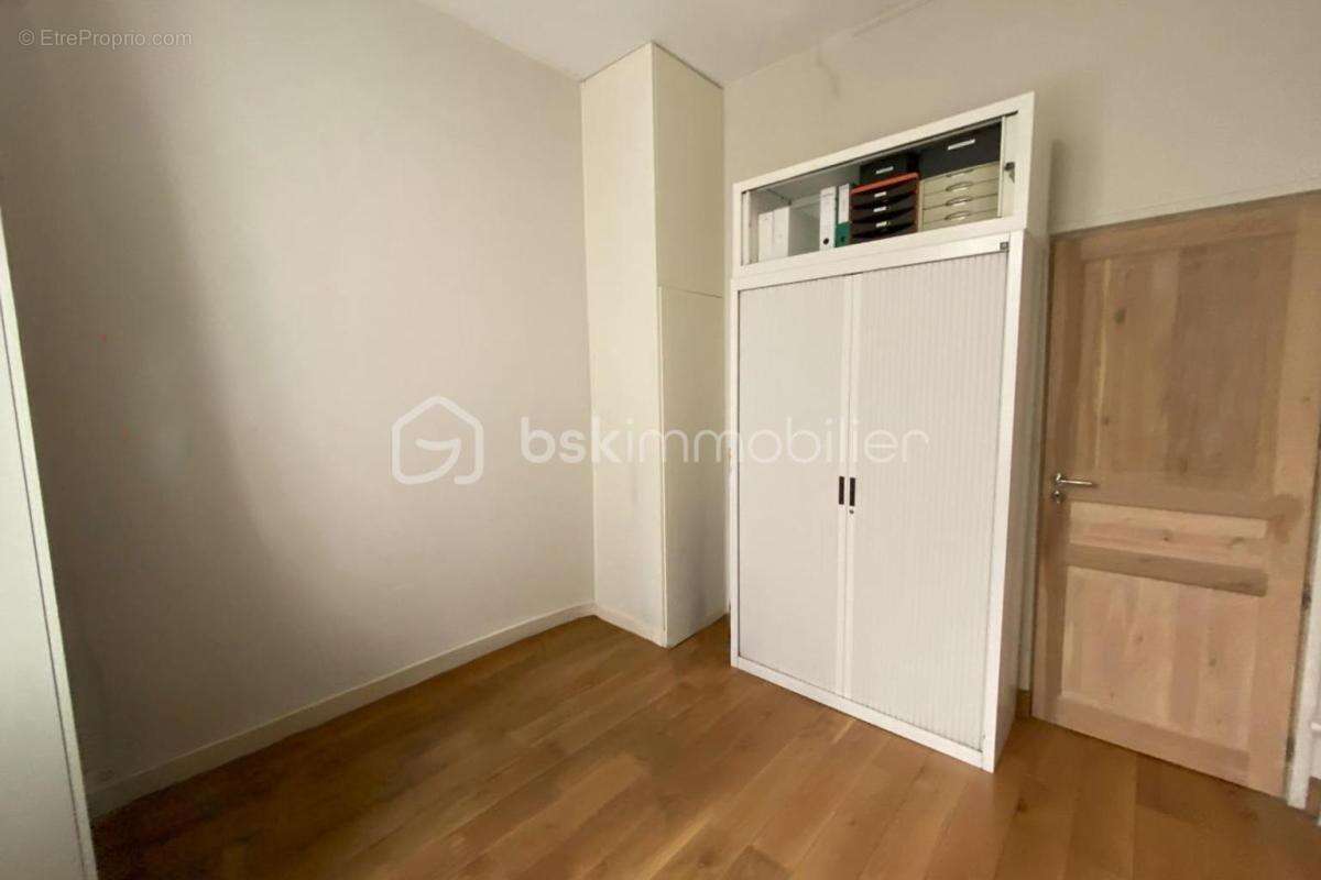 Appartement 2 pièces 55m² rénové sur cour - photo 6