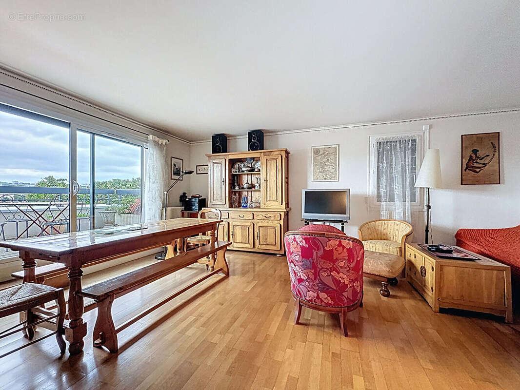 Appartement à NANTERRE