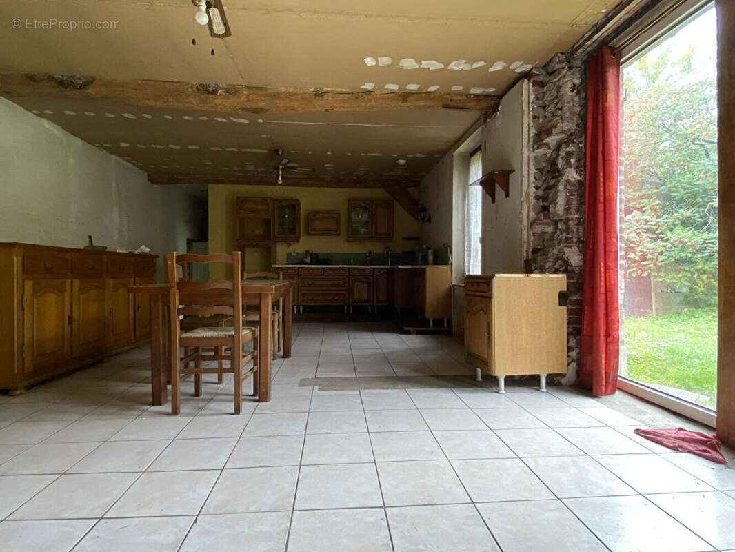 Maison à NEUILLY-SAINT-FRONT