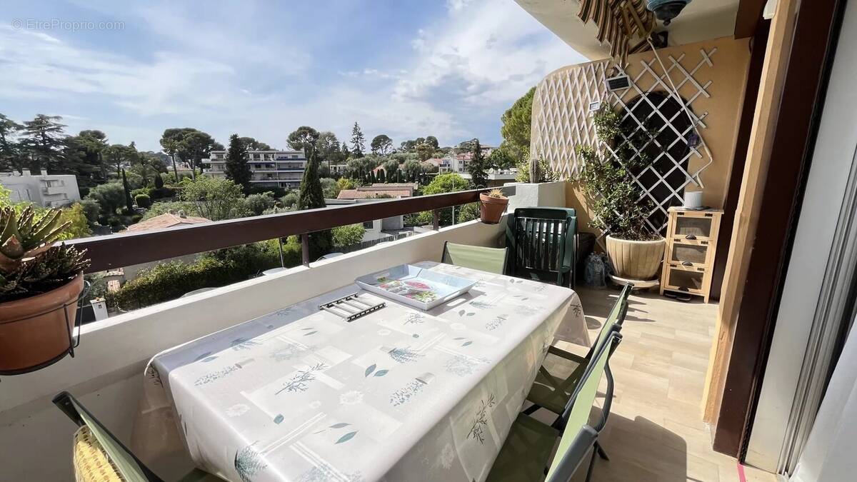 Appartement à LE CANNET