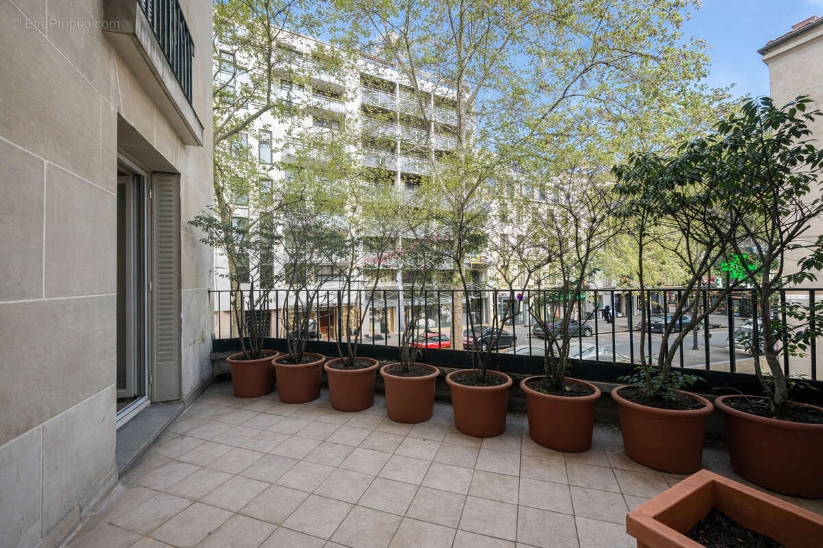 Appartement à PARIS-15E