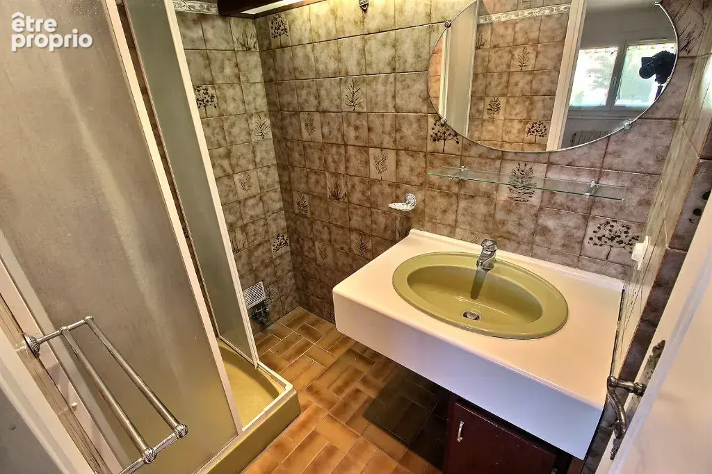 Cabestany - villa 3 faces de type f6/7 au centre sur terrain piscinable. - photo 9