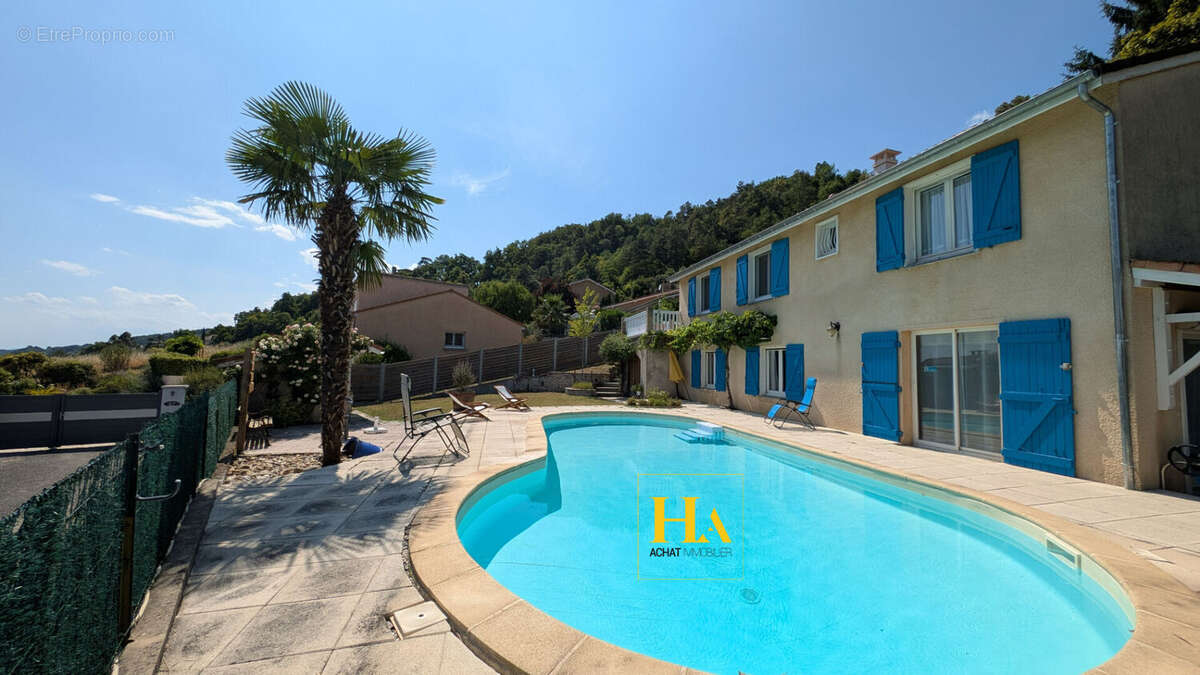 Maison à CHARMES-SUR-L&#039;HERBASSE