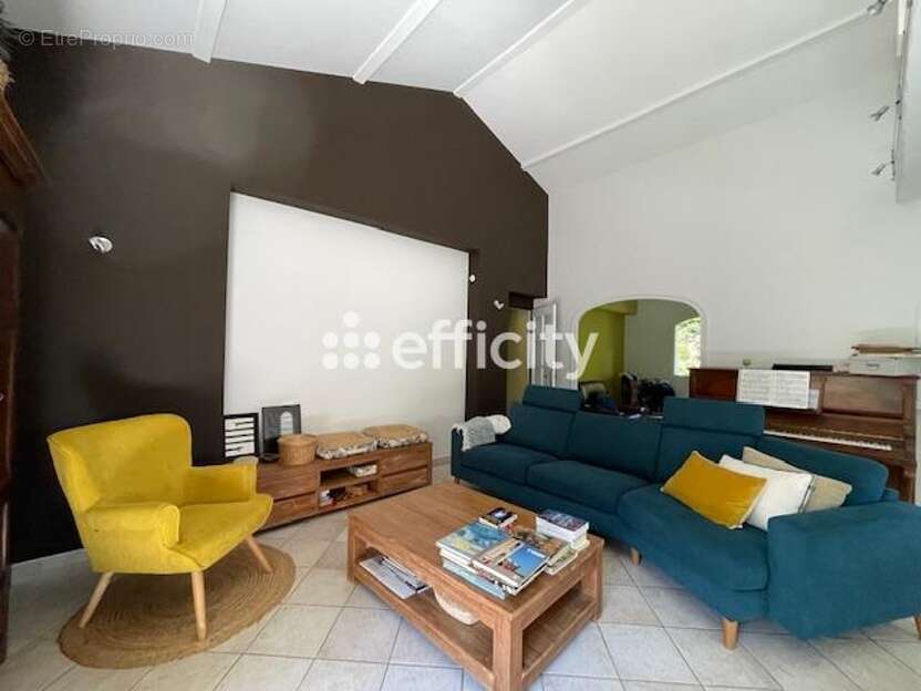 Maison à SALAISE-SUR-SANNE