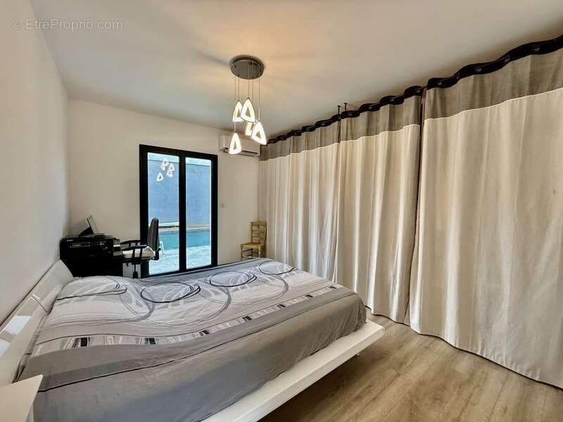 Maison à L'ISLE-SUR-LA-SORGUE