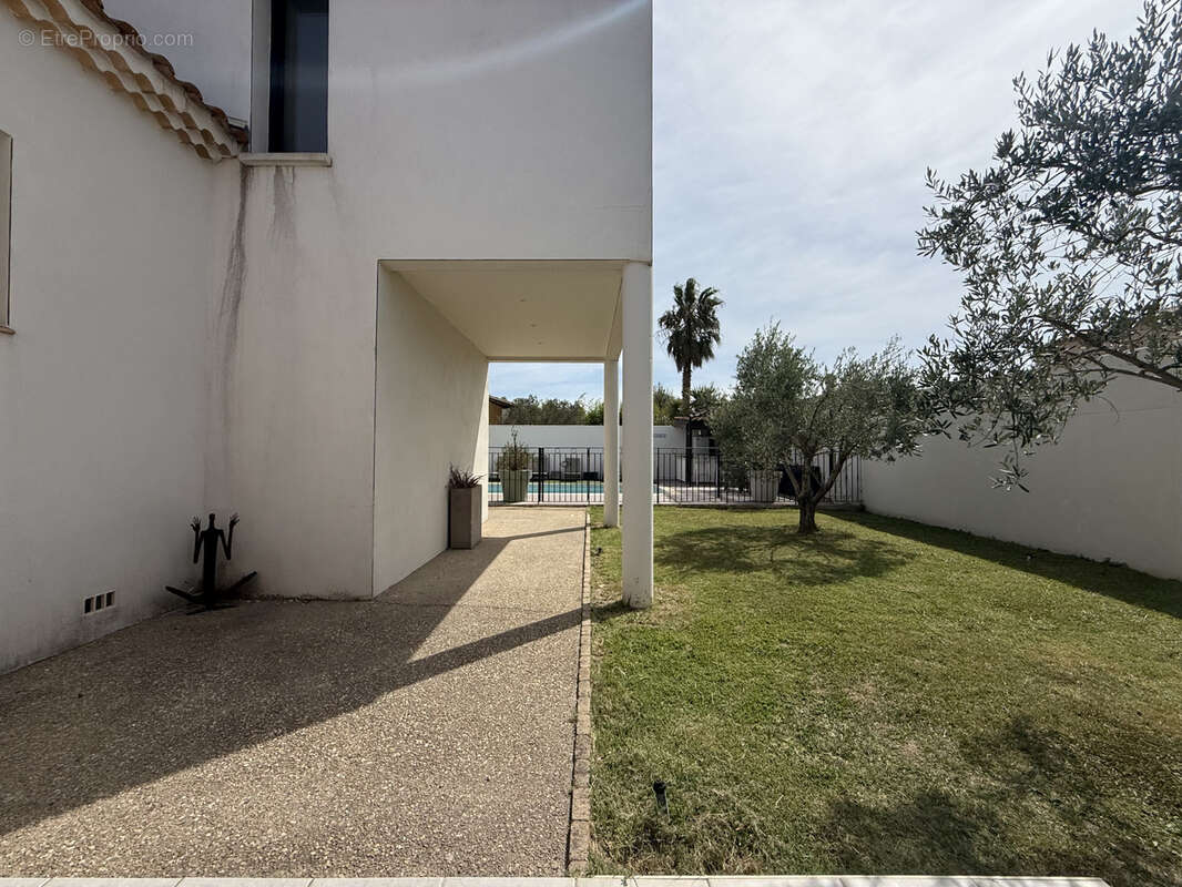Maison à CLARENSAC