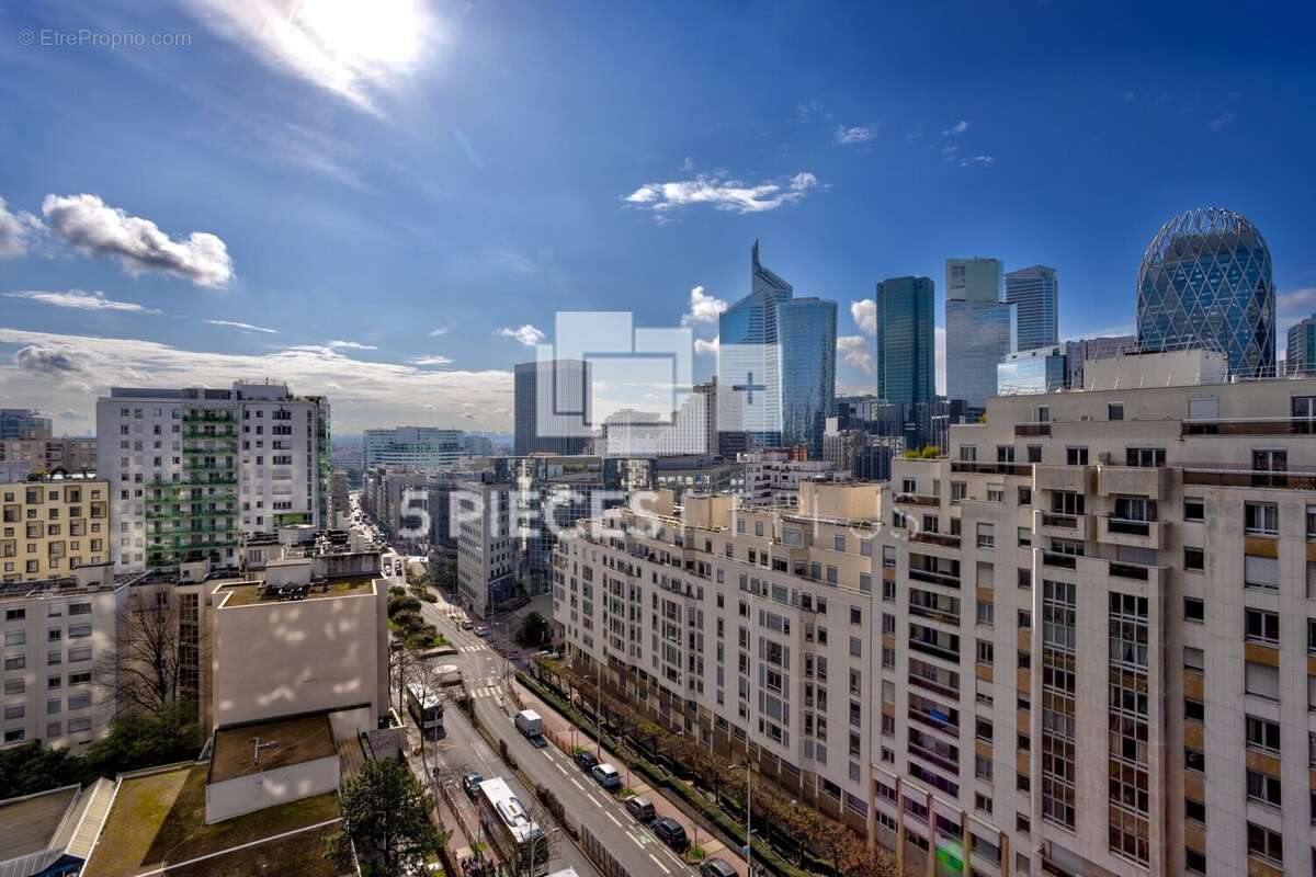 Appartement à COURBEVOIE