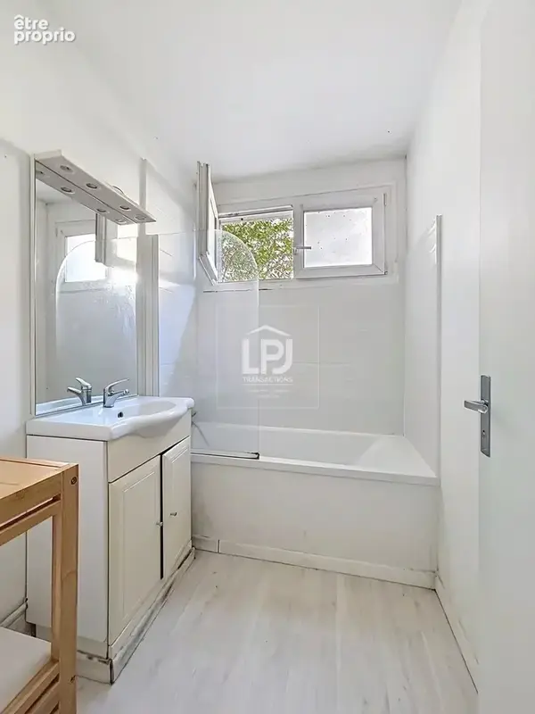 INVESTISSEURS -T3 de 65 m² - calme absolu, place de stationnement et cave - résidence sécurisée du quartier de Croix de Pierre - photo 6