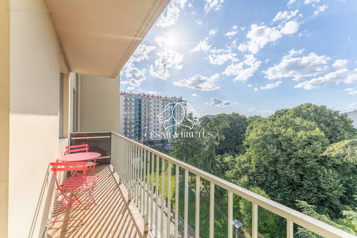 Appartement à LYON-8E