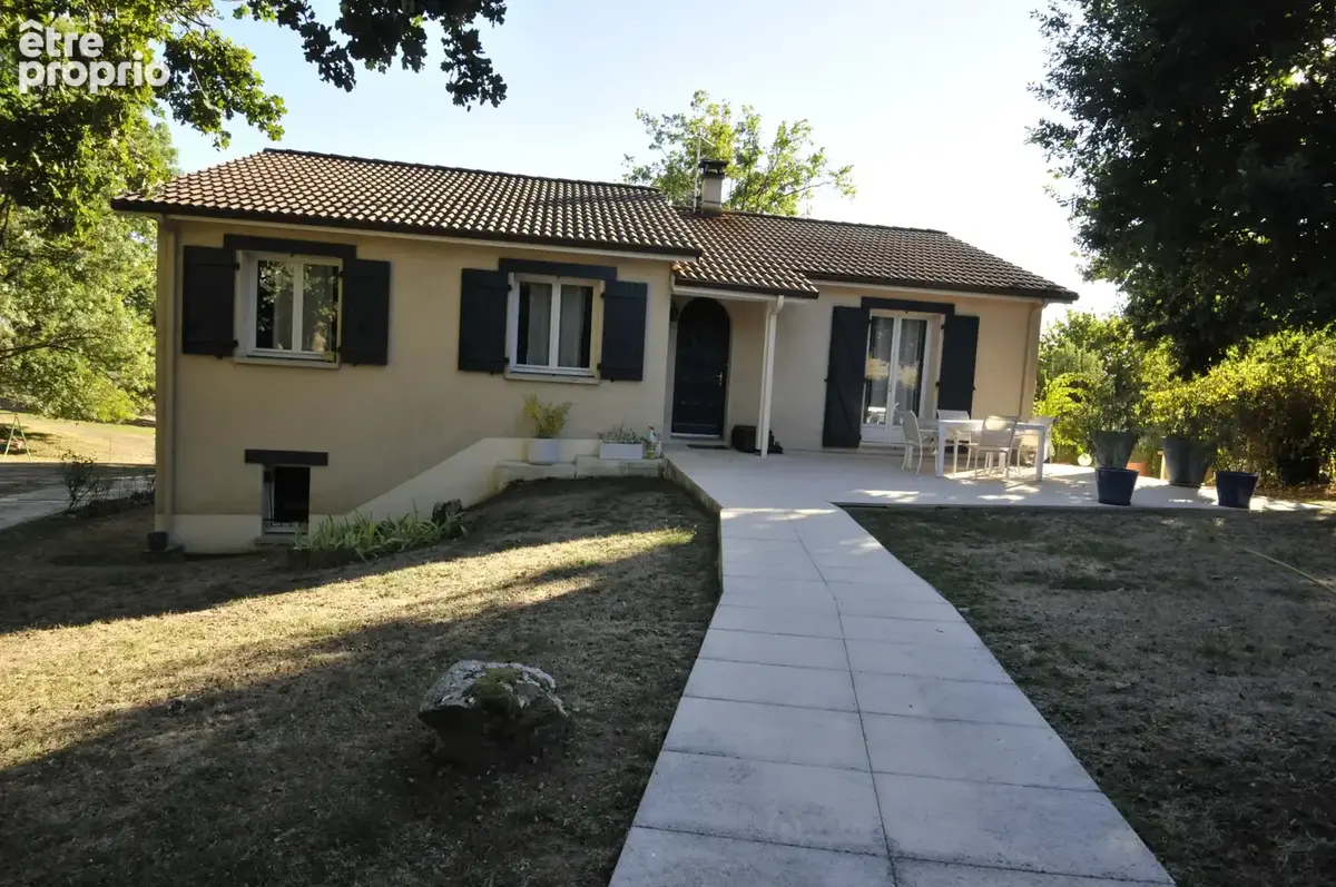 Maison sur sous sol semi enterré de 124m2 sur Boisseuil, La planche - photo 4
