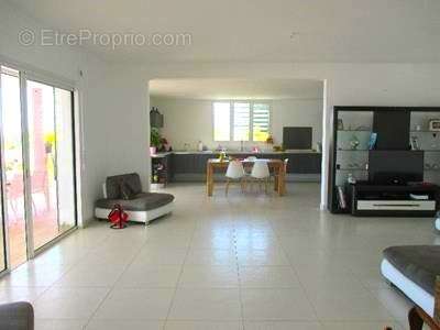 Maison à PETIT-BOURG