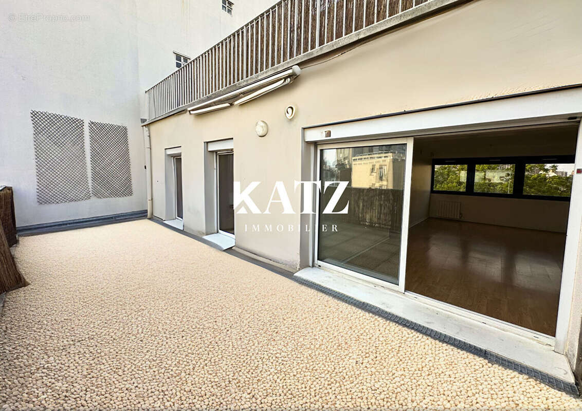 Appartement à PARIS-20E