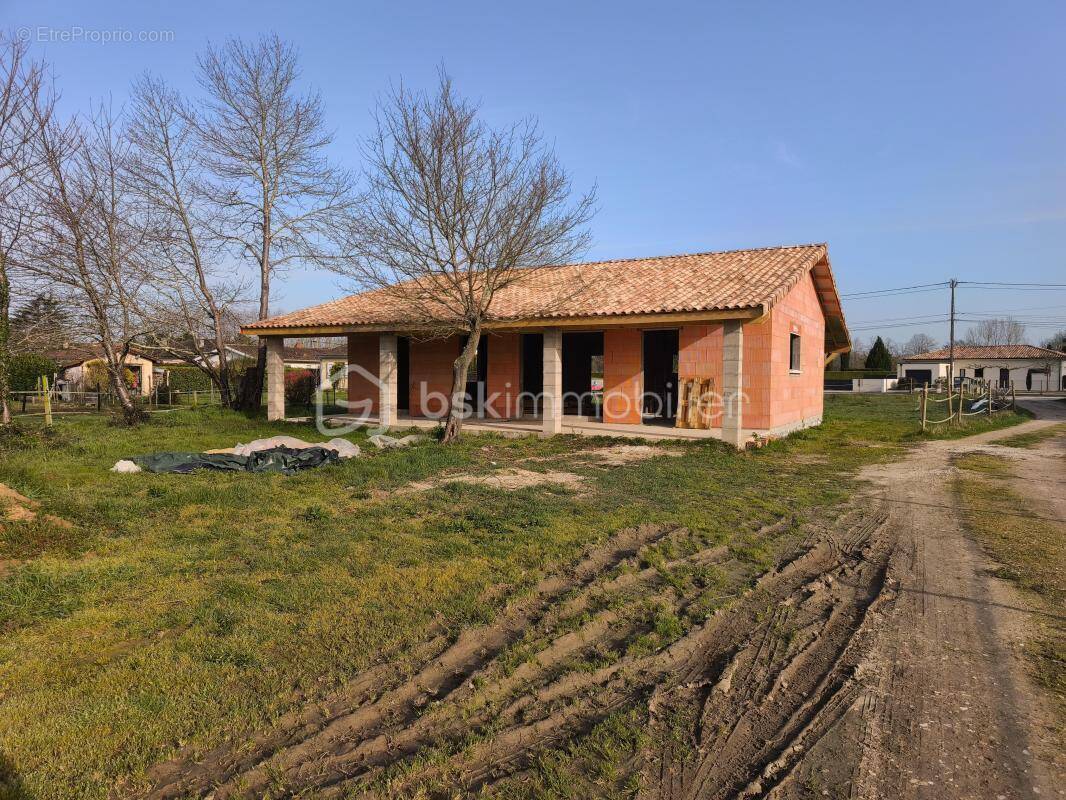 Maison à MOULIN-NEUF