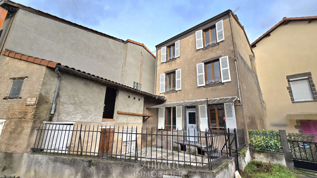 Maison à COMBRONDE
