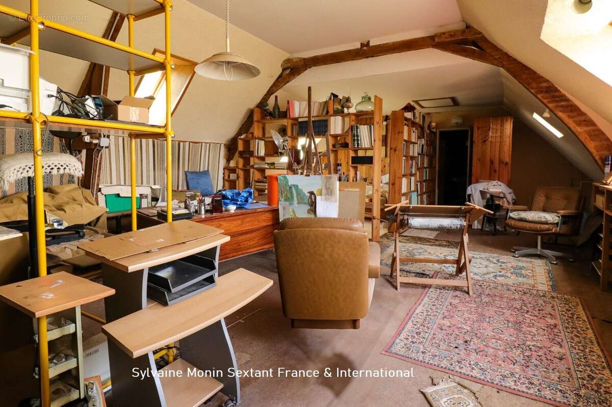 Grande maison familliale de 5 chambres offrant de superbes volumes et une dépendance exceptionnelle dans un cadre privilégié - photo 13