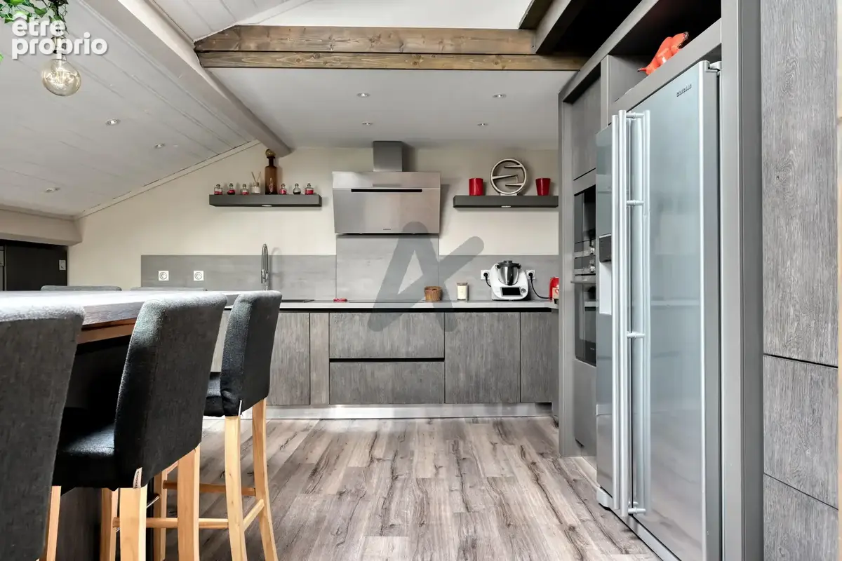 Saint-Genis-Laval - Centre: Duplex de 117m2, 3 chambres, climatisé. - photo 3