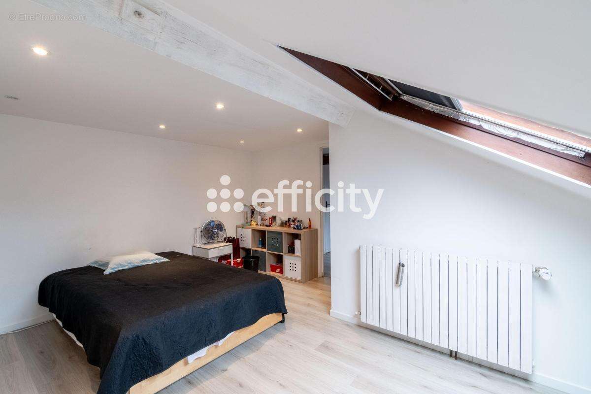 Commerce à VILLENEUVE-LE-ROI