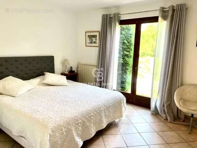 Maison à SAINT-CEZAIRE-SUR-SIAGNE